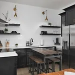 Holiday home Sleeps 20 Three Side By Side 10 Minutes To Broadway *