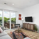 Sleeps 32 Only 10 Minutes To Broadway 4 Side By Side * Nashville