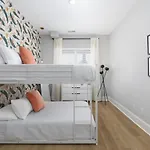 Sleeps 32 Only 10 Minutes To Broadway 4 Side By Side *