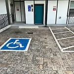 Holiday home Sleeps 20 Three Side By Side 10 Minutes To Broadway *