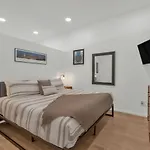 Retreat Stylish Near Broadway Nashville