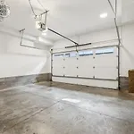 Rooftop, Firepit, King, Smart Tvs, 6min Drive To Broadway