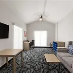 La Quinta By Wyndham South 2*