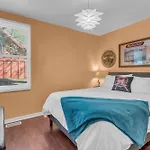 5 Min To Dt-multicade Arcade-scenic-nature Trails Apartment