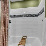 5 Min To Dt-multicade Arcade-scenic-nature Trails Apartment