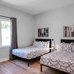 3 Side By Side Nash Homes - Close To Honky Tonks