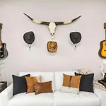 2 Adjacent Luxury Homes Rooftop Decks & Game Holiday home Nashville