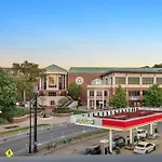 New 2 Luxe Townhomes With Rooftops Sleeps 24