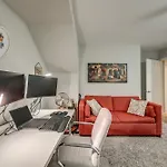 Family Home With Deck 12 Mi To Downtown Nashville!