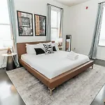 Holiday home Modern Loft Near West End *