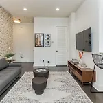 Modern Loft Near West End