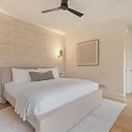The Elmwood - Brand New Rooftop Lounge W Firepit Holiday home