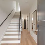 Holiday home The Elmwood - Brand New Rooftop Lounge W Firepit Nashville