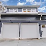 Modern 12 South Loft Walk To Shops Eats & Coffee