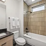 Apartment Lux Retreat Xl Group Skyline Game 3 Mi Dt *