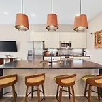 Apartment Lux Retreat Xl Group Skyline Game 3 Mi Dt *