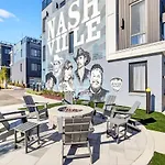 Lux Retreat Xl Group Skyline Game 3 Mi Dt * Nashville
