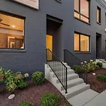 Lux Retreat Xl Group Skyline Game 3 Mi Dt * Nashville