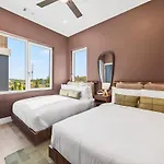 Lux Retreat Xl Group Skyline Game 3 Mi Dt *