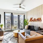 Sleeps 24 4 Modern Midtown Apartments W Gym Pool Walkable To Shops Eats