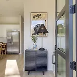 Holiday home Sleeps 16 2 Modern Townhomes Minutes To Broadway Lischey 98 Degrees By Avantstay *