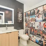 Hyve - Neon Lights - Pool & Gym - Walk To Broadway