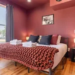 The Vault Royale By Local Holiday home *