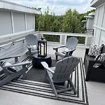 The Taylor By Stay Local Nashville