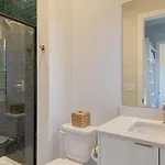 Sleeps 16 2 Modern Townhomes Minutes To Broadway Lischey 98 Degrees By Avantstay *