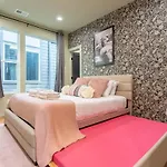Holiday home The Vault Royale By Local Nashville