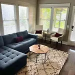 1-Story Family Home With Fenced Yard, Grill, Parking, Sleeps 10, 5 Mins To Five Points & Nissan Stadium, Smart Tvs, Pet-Friendly Yard, Patio For Bbqs, Ideal Nashville Getaway For Families, 24 Hr Hospitality