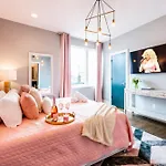 New Dollys Dream 12 Beds Downtown Nash Opry Karaoke Holiday home *