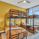 New Luxe 4br 12 Beds - Roofdeck Views - Chefs Kitchen Nashville
