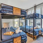 New Luxe 4br 12 Beds - Roofdeck Views - Chefs Kitchen Nashville