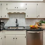 Boho West - West End - 3 Mins To Broadway *
