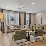 Combined Townhome With 26 Beds - 2 Rooftops!