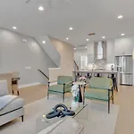 Combined Townhome With 26 Beds - 2 Rooftops!