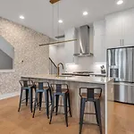 Combined Townhome With 26 Beds - 2 Rooftops!