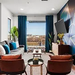 Upscale Riverview Condo With Garage Plus Walk To Downtown