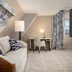 Loews At Vanderbilt Plaza Hotel 4*