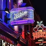 Cowboy Chic Condo With Pool For Summer 25 Miles To Downtown Nashville