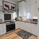 Westwood Shed In Nashville By Geodis Vanderbilt Belmont, 1 Accessible