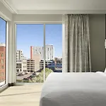 Tempo By Hilton Midtown Hotel 3*