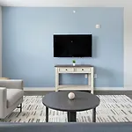 Landing Spectacular 1Bd Gym Clubhouse