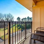Hotel Sheraton Music Airport 4*