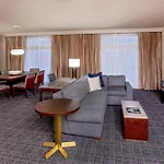 Sheraton Music Airport 4*