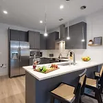 Savanna - Heart Of Midtown - Odyssey At The Park