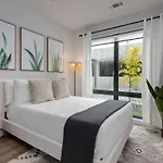 Savanna - Heart Of Midtown - Odyssey At The Park * Nashville