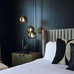 Luxe-elevate-modern Luxury-stunning Views Holiday home
