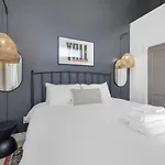 Luxe-elevate-modern Luxury-stunning Views Holiday home *